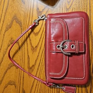 COACH RED WRISTLET